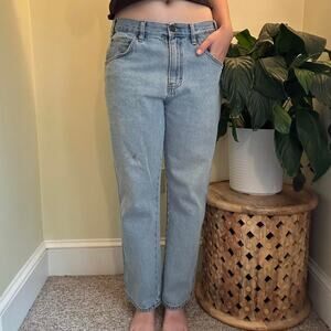 Rivet Supply Co. low waisted light wash blue distressed mom jeans 32”x 30”